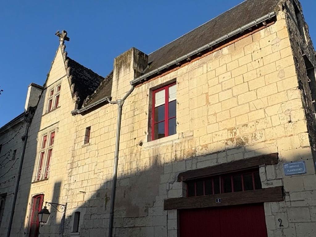 gite-deux-couronnes-chinon-façade