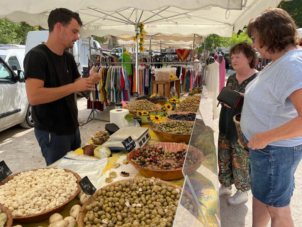 Vallée de la Cèze - marché de Goudargues