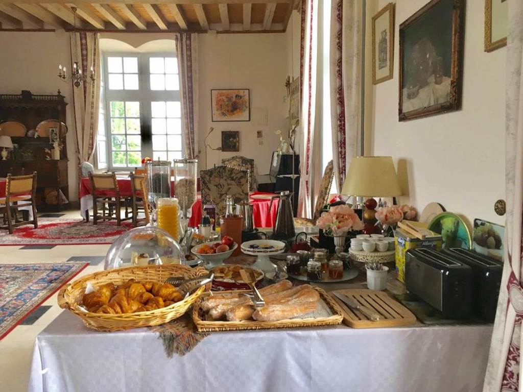 Cha^teau d'Avanton petits dejeuner