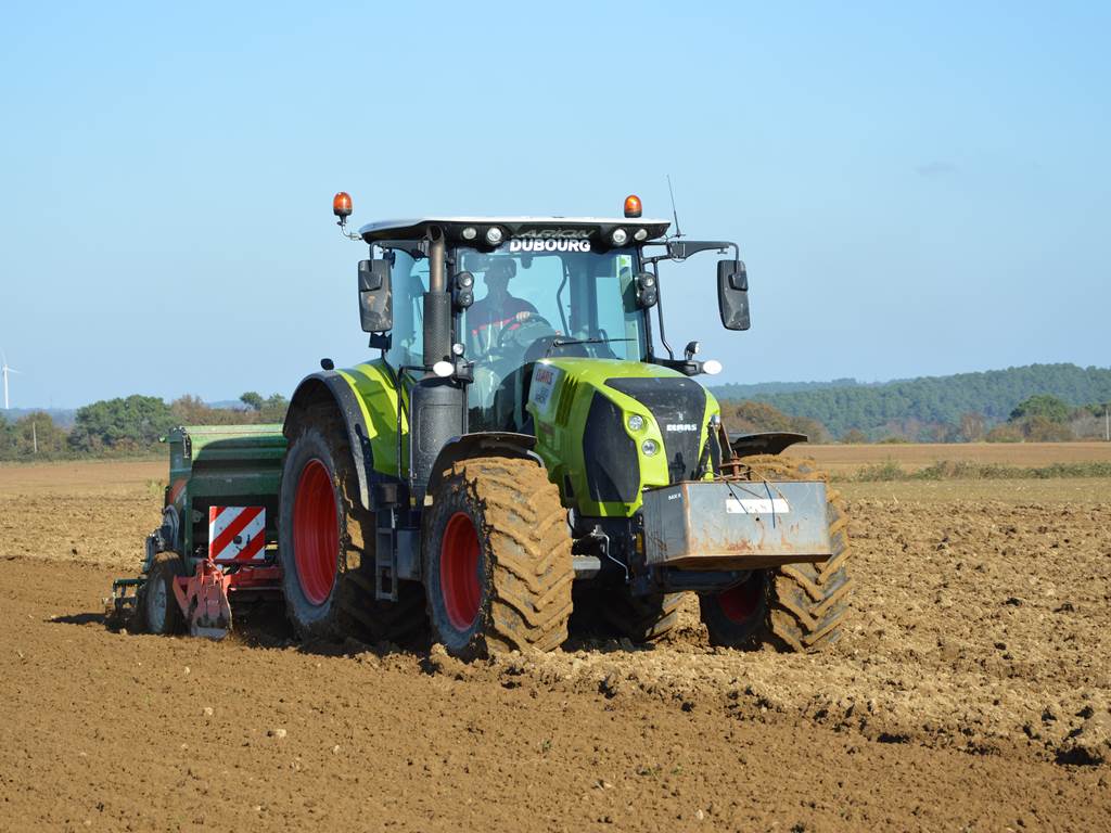 Un des tracteurs de la ferme