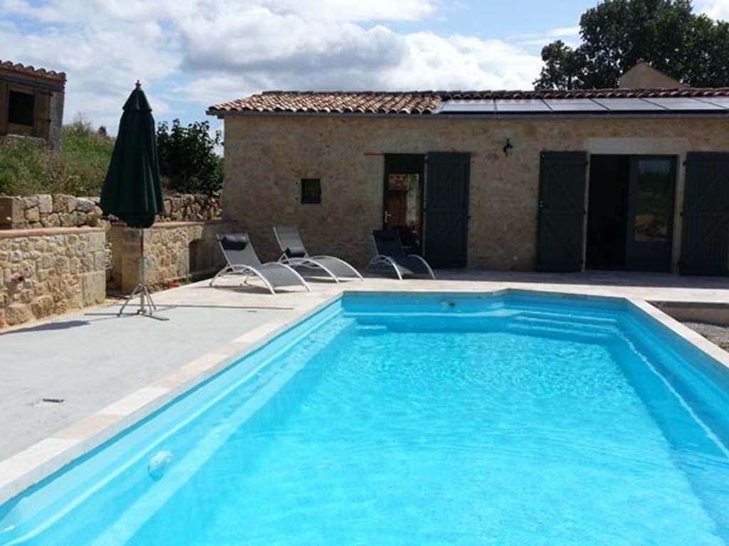 piscine avec accès direct des chambres