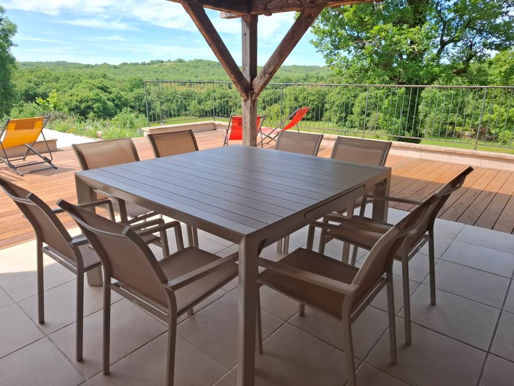 Gite du Causse Loubressac Terrasse couverte