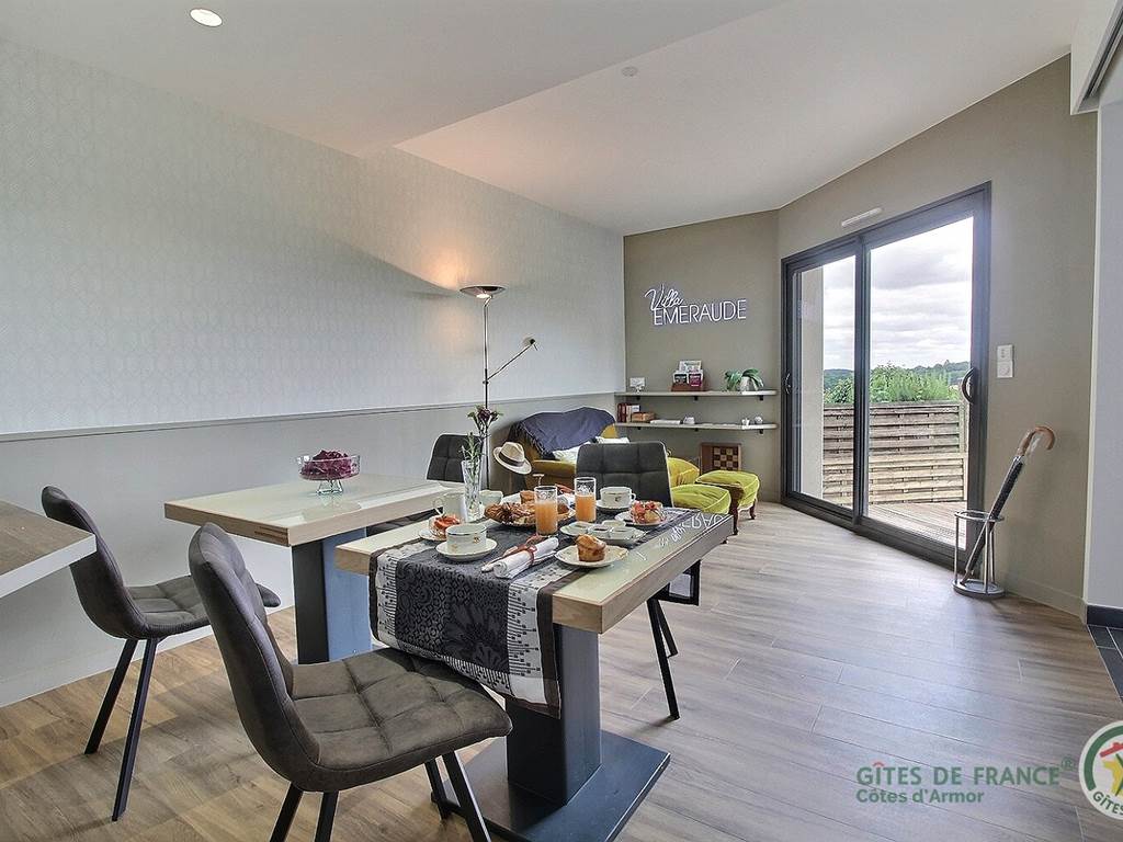 villa_emeraude_petit_dejeuner_GDF82023