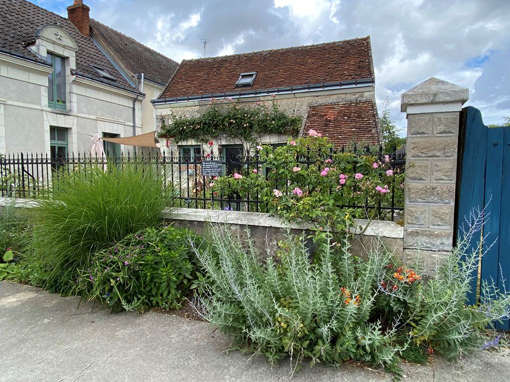 CHEDIGNY VILLAGE JARDIN