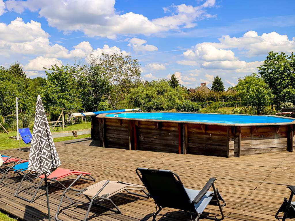 Piscine avec terrasse