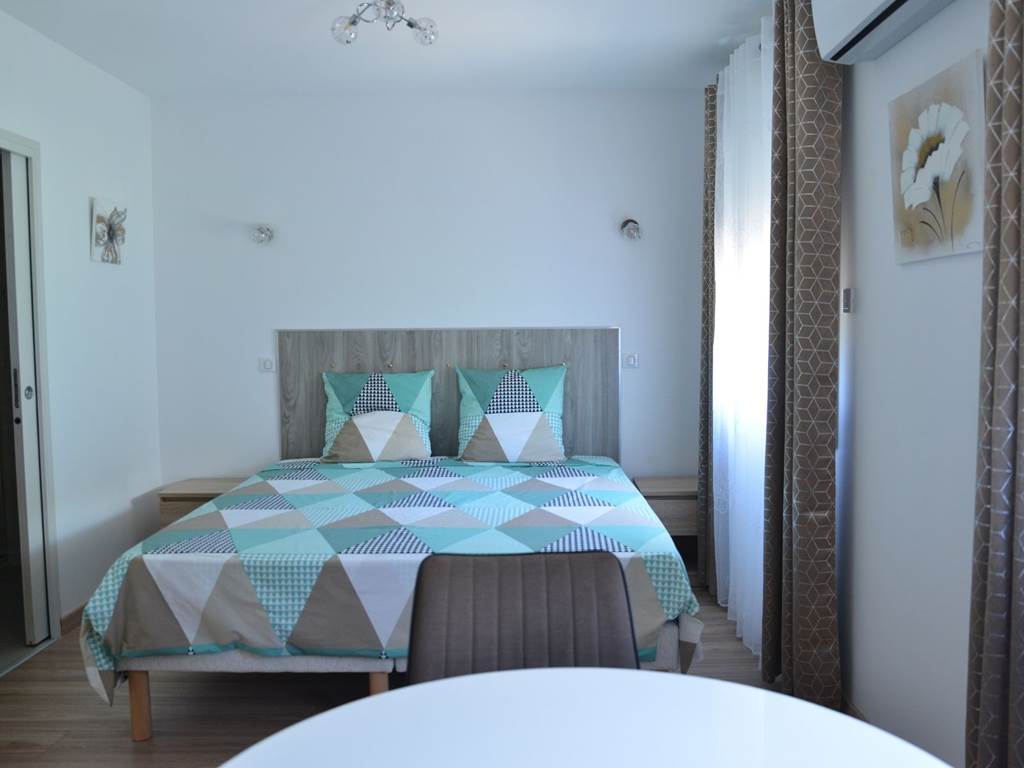 Chambre côté cours gite Artémisia (2)