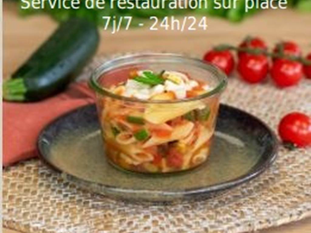 Pennes aux petits légumes, mozzarella & basilic