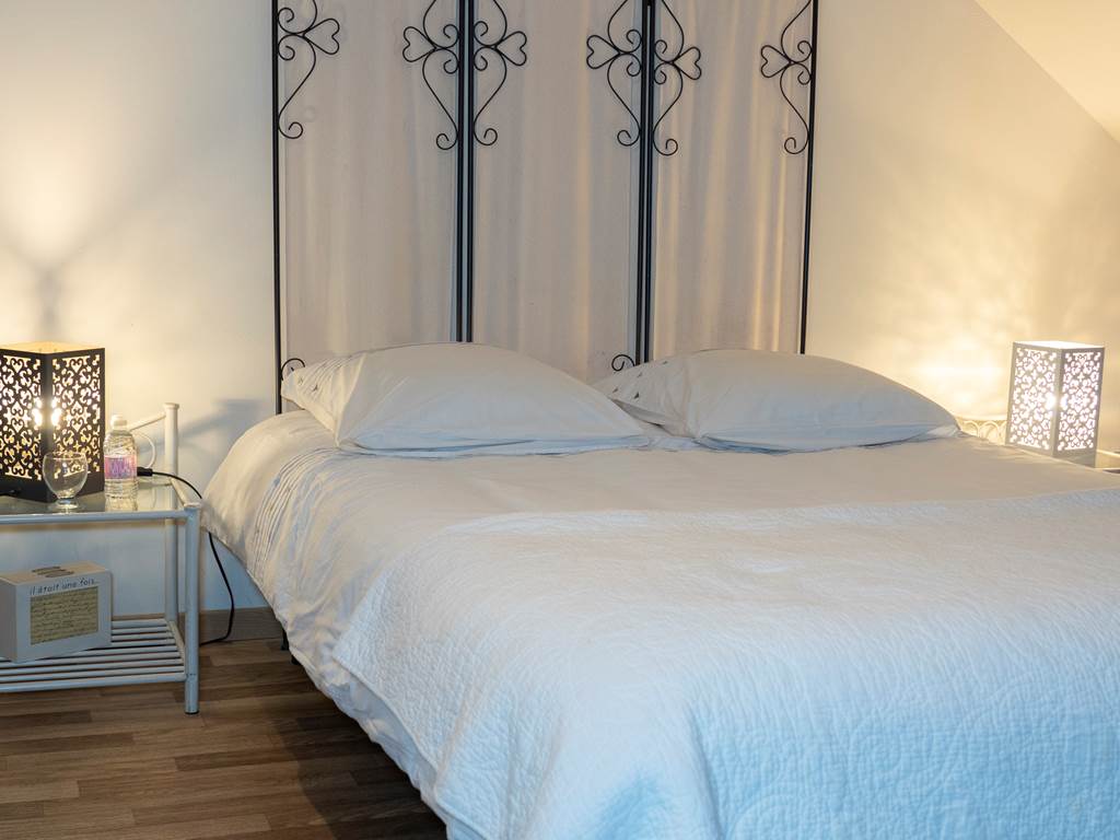 lit double chambres des parents suite familiale