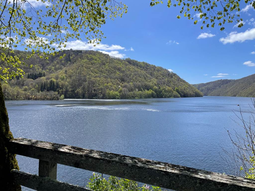 gite_correze_pierres_barragedebort-nature