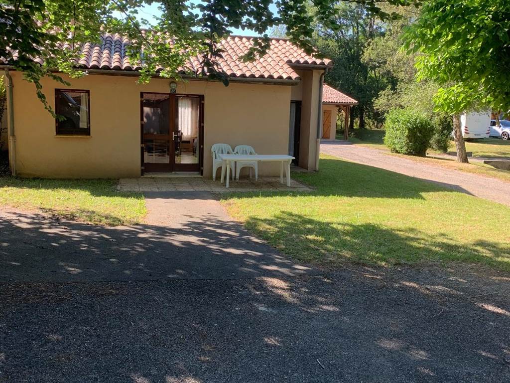 lepetitbois46_Leyme_Vintage_terrasse_Gîte 20