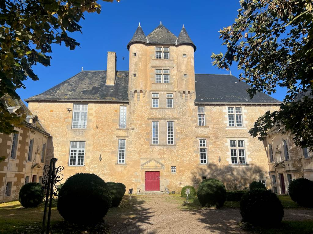 2. Château