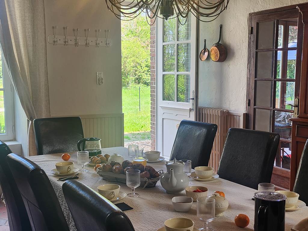 TABLE PETIT DEJEUNER