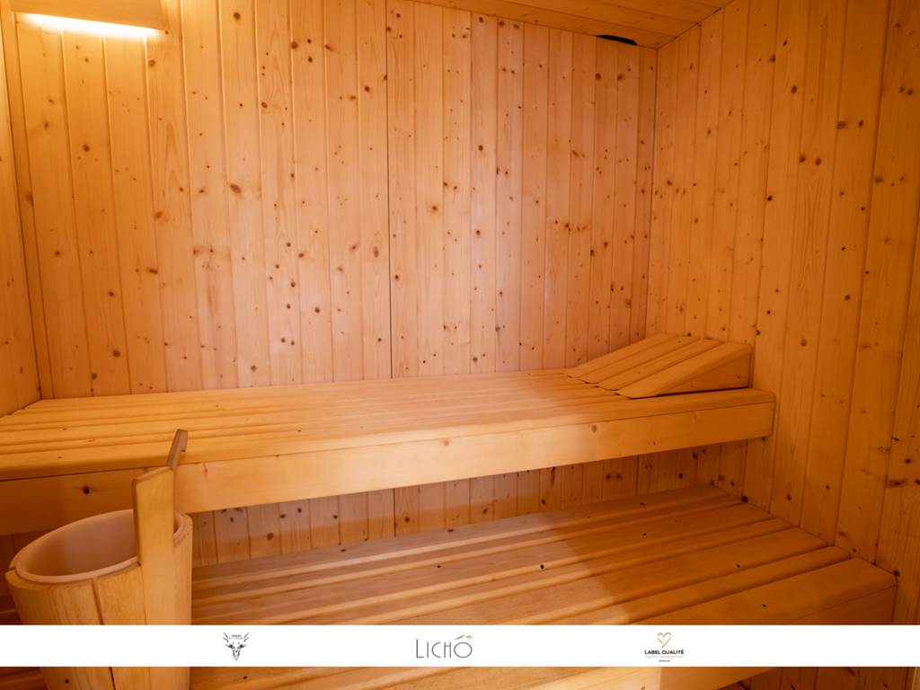 Sauna privatif au sous-sol du chalet