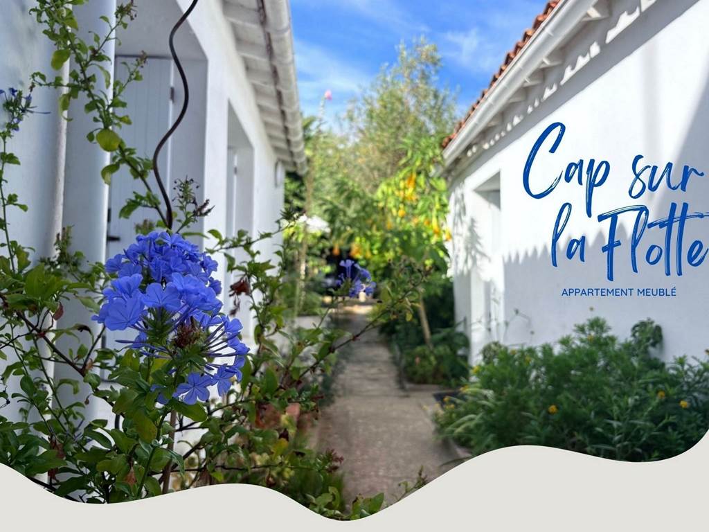 Jardin fleuri avec terrasse privative – Maison Rhétaise  location saisonnière Cap sur La Flotte, Île de Ré