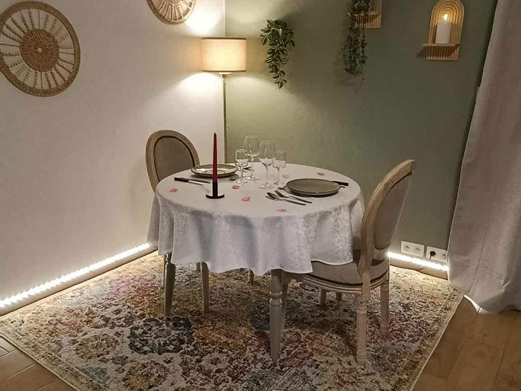 Table Romantique dressée Gîte Nid d' Etoiles