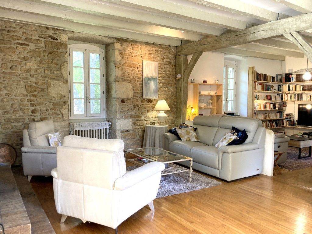 Domaine La Buissière "La Maison" Salon et coin télé