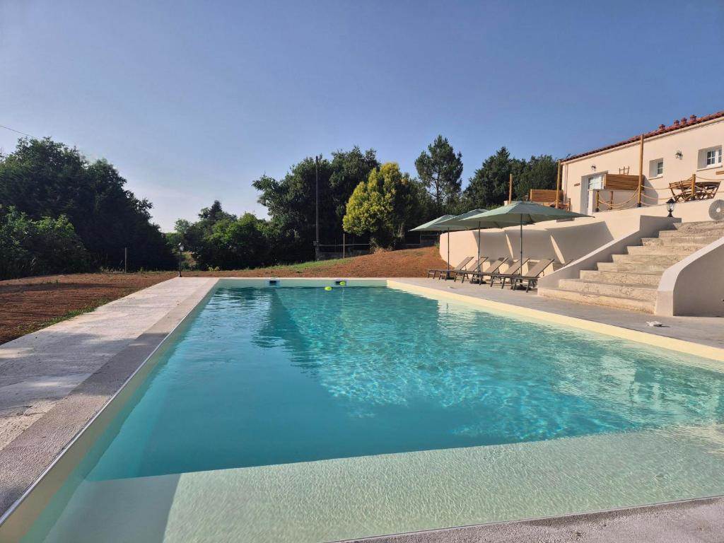 Piscine et jardin de L’Hacienda de Soubran, Charente-Maritime