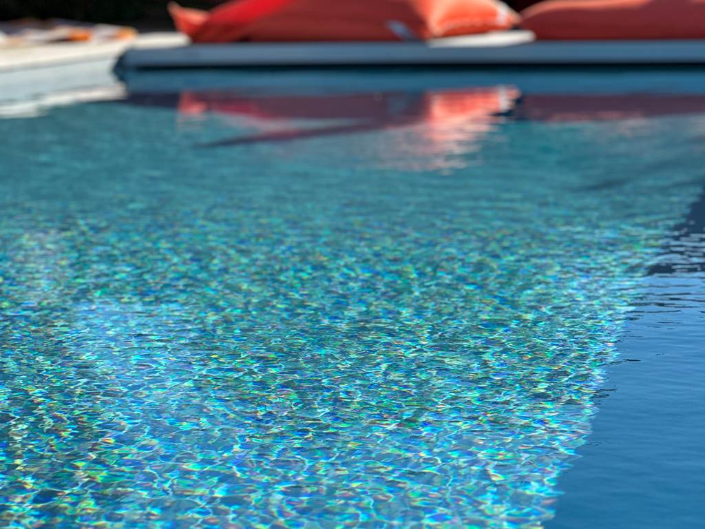 Piscine vue eau