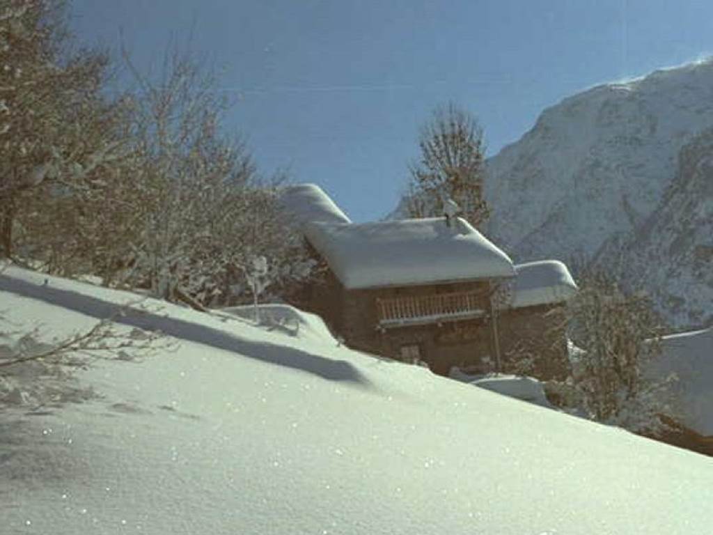 Arrière de la masion donnant sur l'alpage.