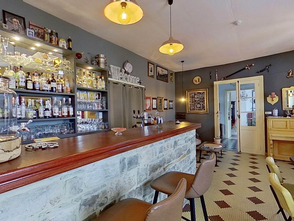 Bar B