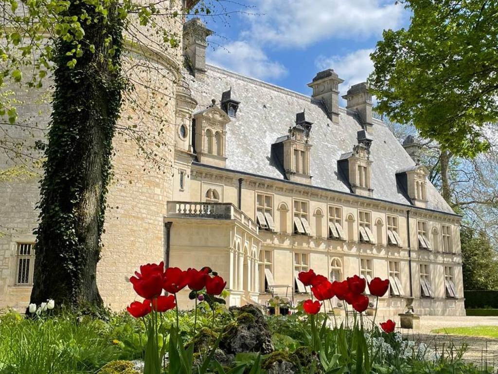 CHATEAU AU PRINTEMPS