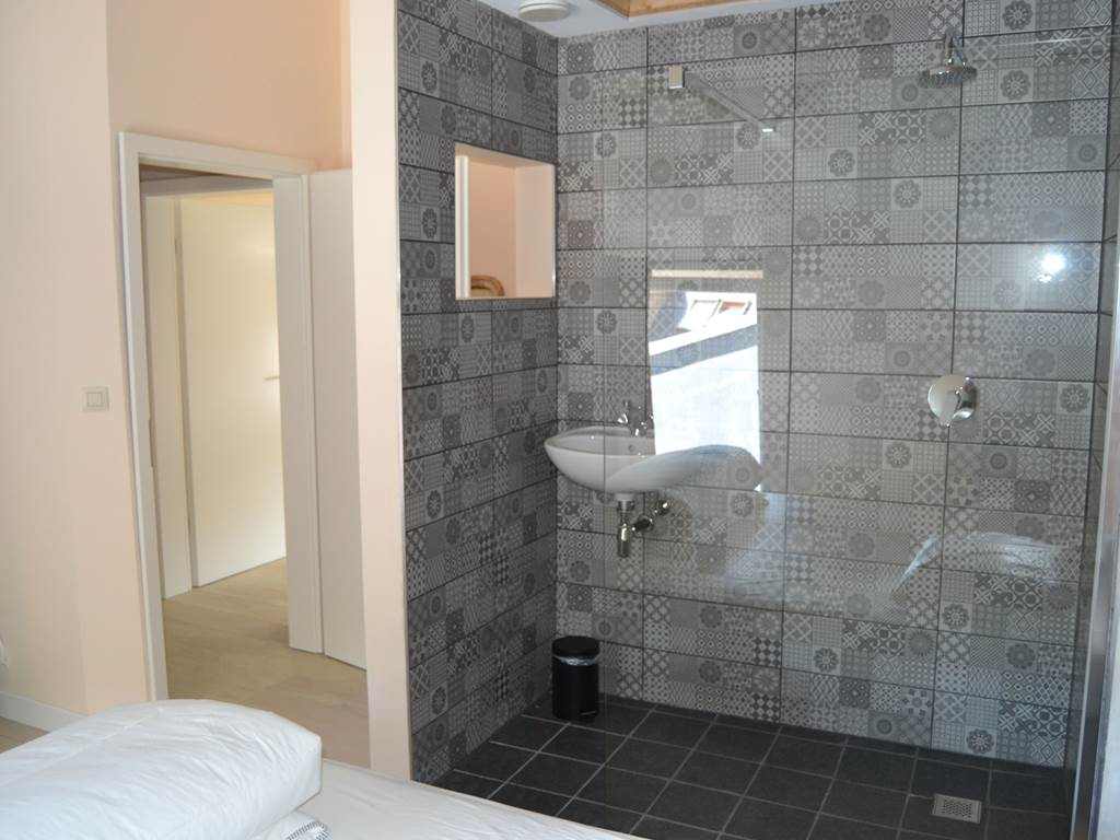 chambre 4 douche 2