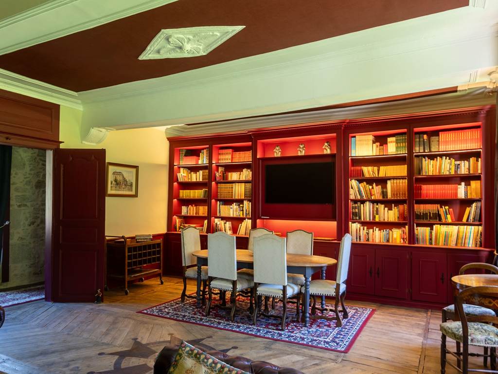 Domaine du Loubier, bibliotheque