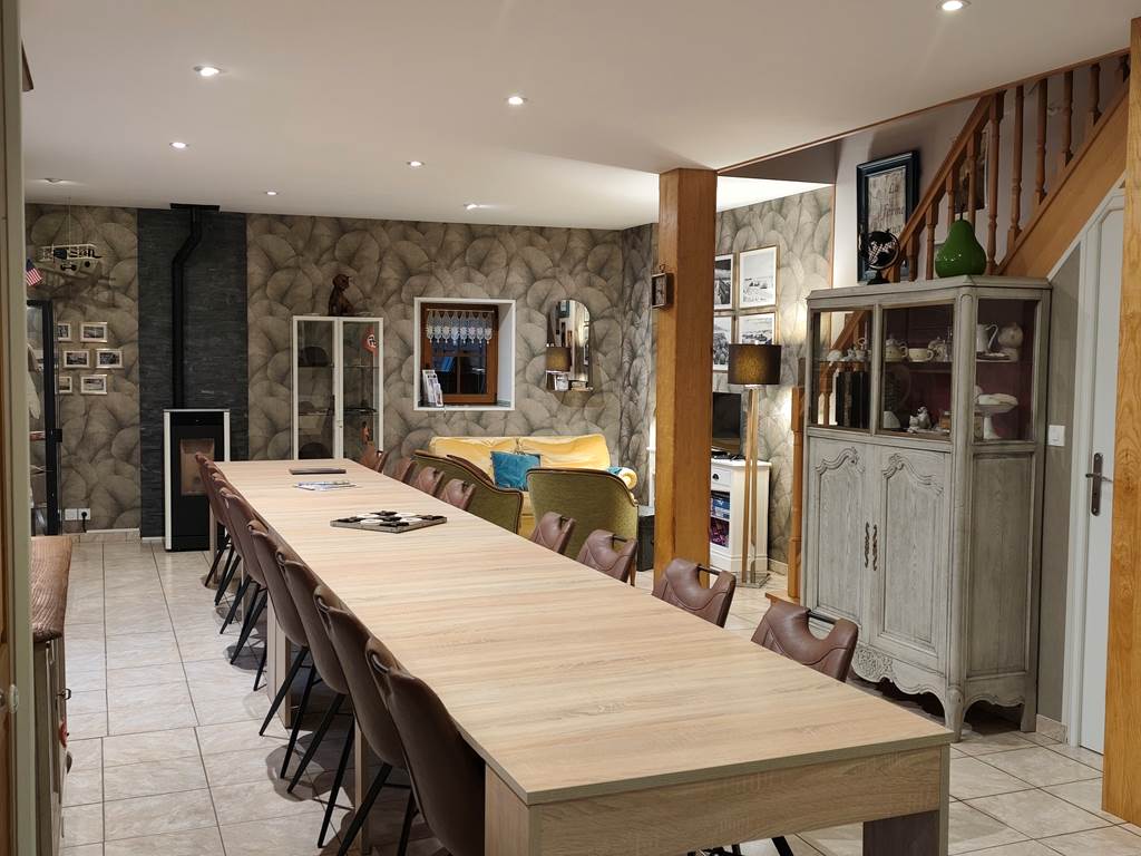 petit-déjeuner-inclus-gourmand-maison-copieux-traditionnel-produits locaux