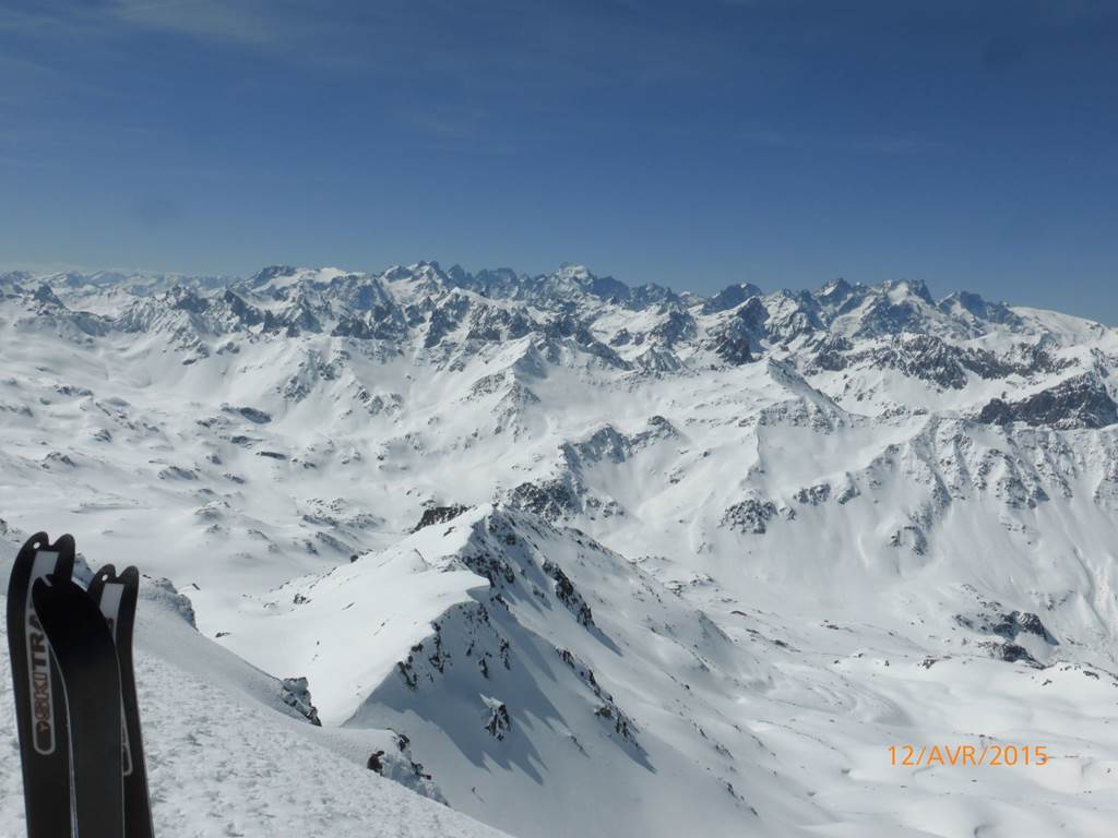 Au sommet de Roche Noire en ski de rando