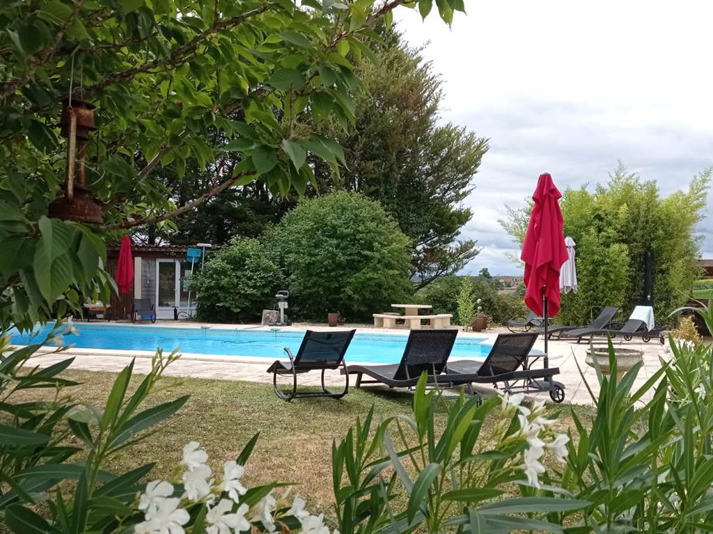 Chaises longues piscine