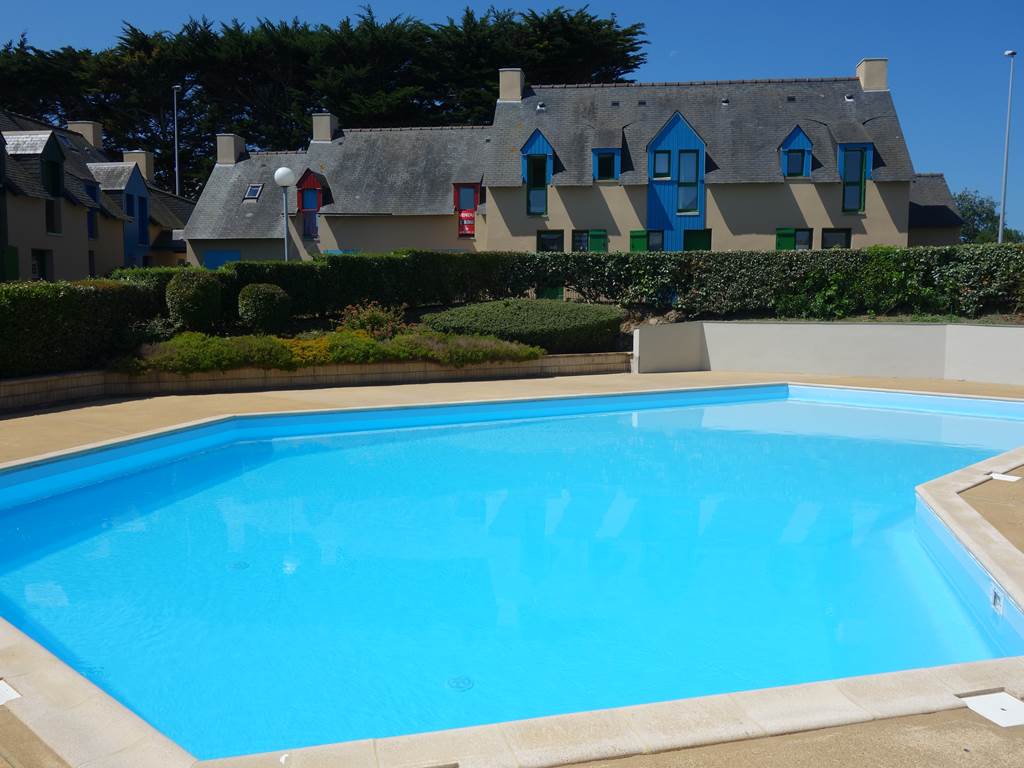 Domaine de la Varde - Piscine (ouverte du 15 juin au 15 septembre).