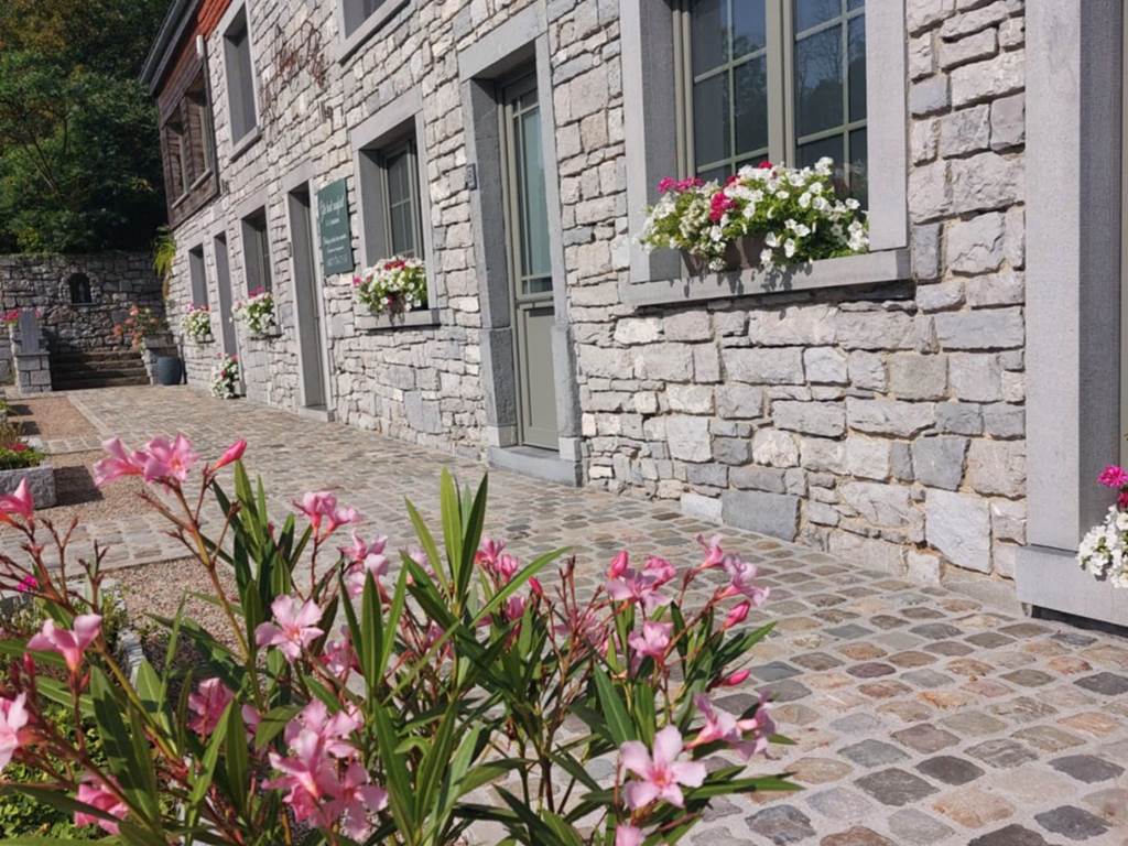 fa746ecf-b651-4f5f-a71c-4e1c19690439