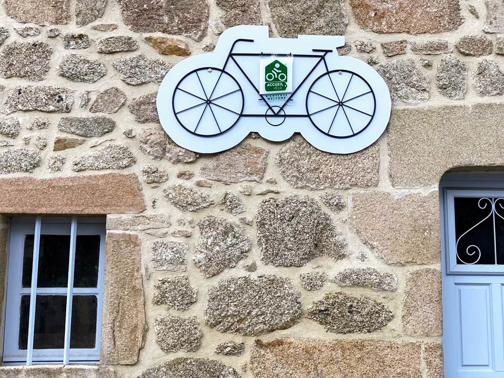 pipistrelles19-chambreshotes-velo-lacdesechemaille-meymac