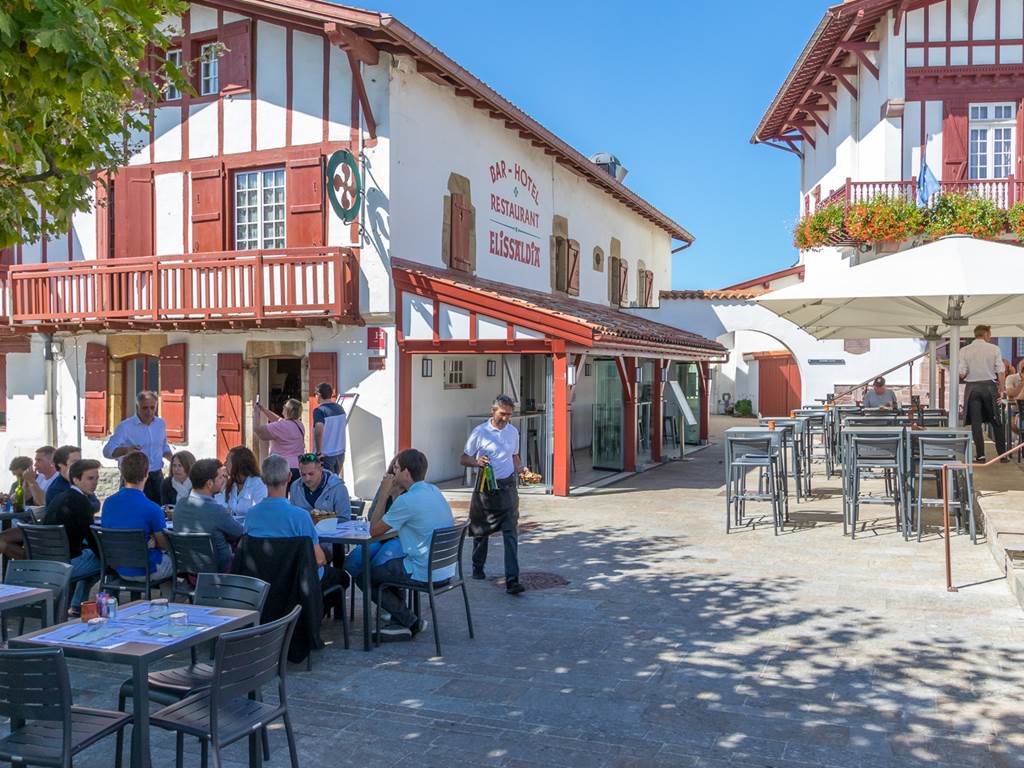 Hôtel Restaurant Elissaldia - Place - Bidart