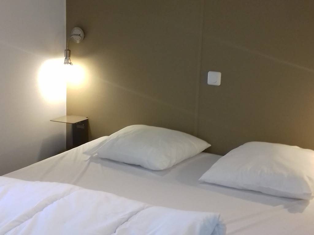 chambre grand lit mobil home 3 chambres et 2 chambres 2017-camping kergo-carnac-morbihan