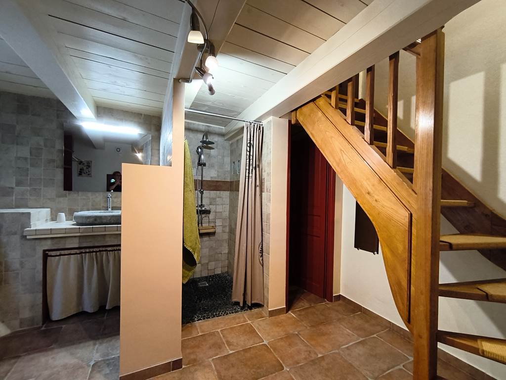 Salle de bains chambre de L Esquirol