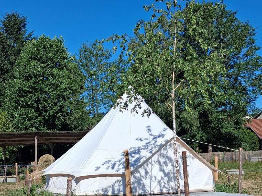 tipi camping
