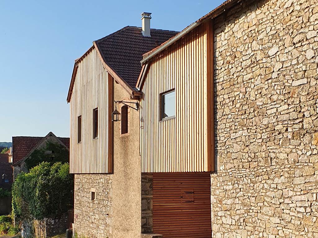 Façade Ouest avec vue sur la vallée du Lot