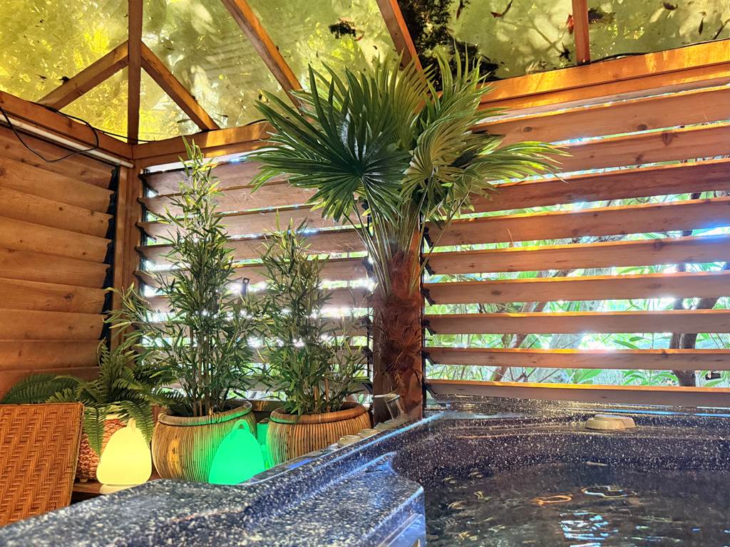 Jacuzzi exterieur privatisable