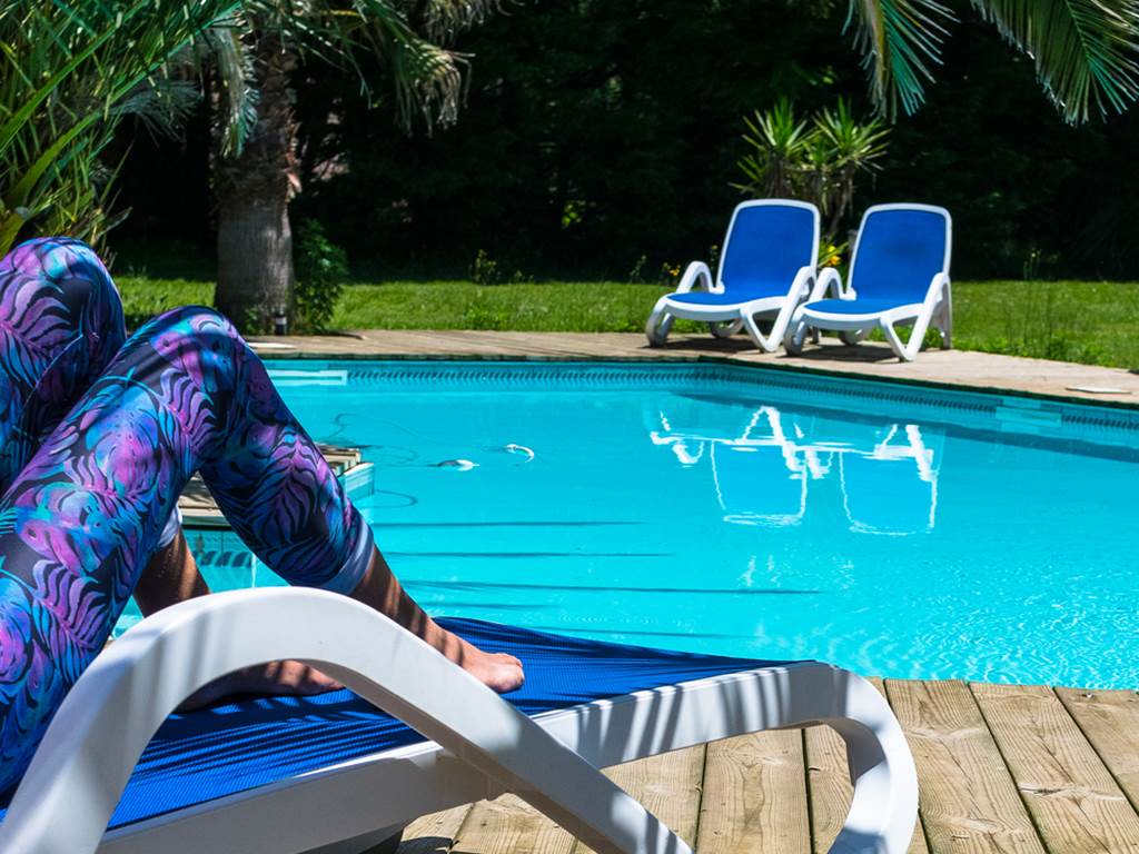 moment détente à la piscine