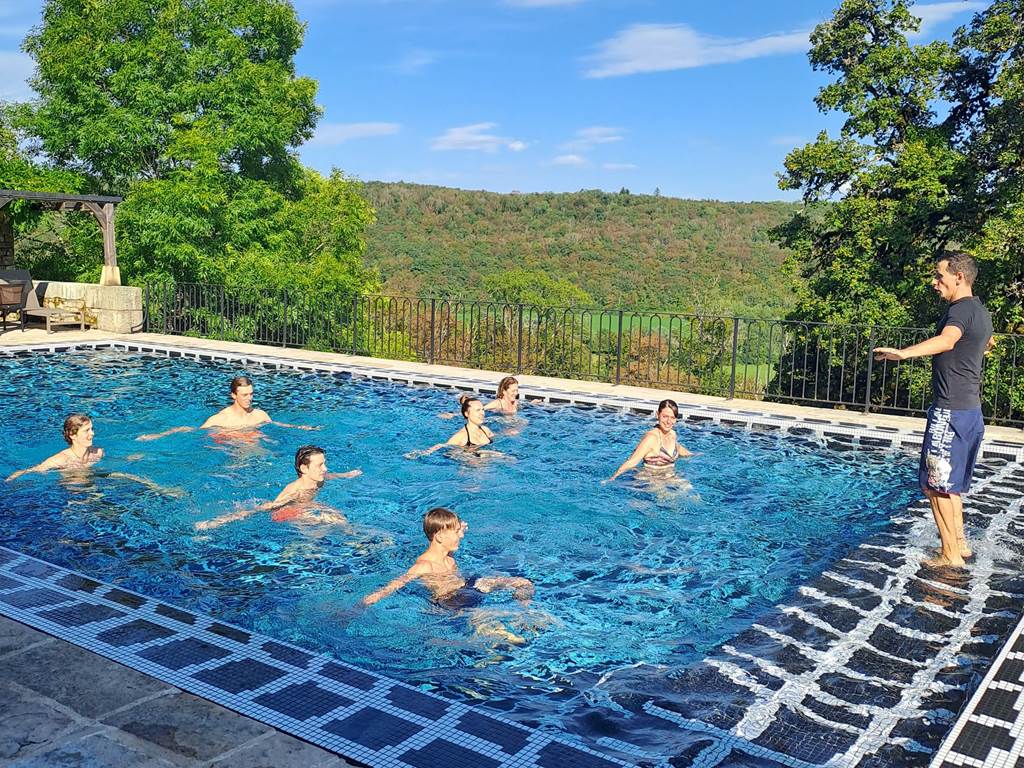 GîtedecharmeAnnecyHébergementGeneveChâteaudeMarignaLocationGîtepiscineruralSéjournaturehistoriqueJuraLocationvacancesmontagneskimedievalpiscine