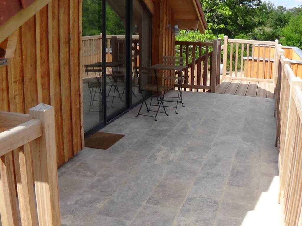 La grange de pachon - la terrasse