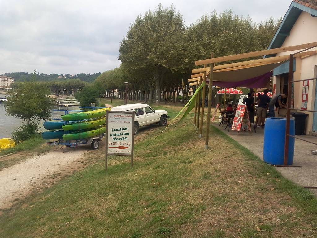 Accueil client sur la base Rand'Eau loisirs à Moissac