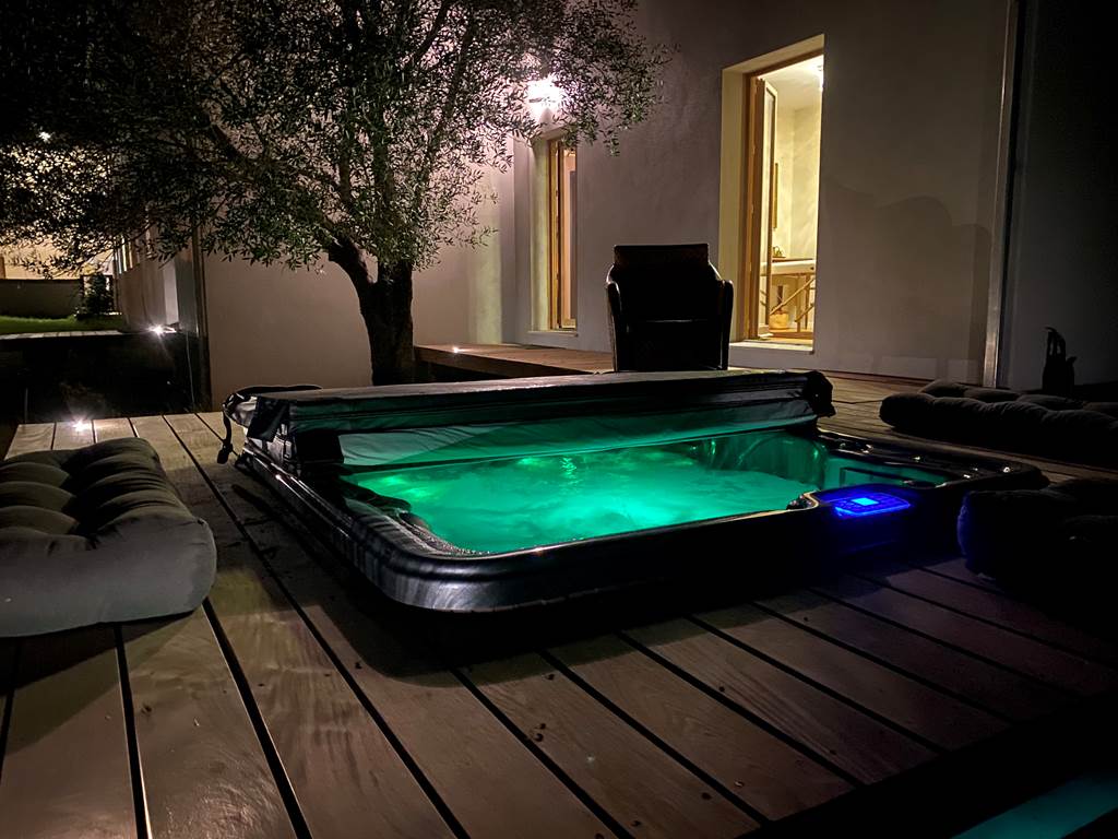 chambre-jacuzzi-corse