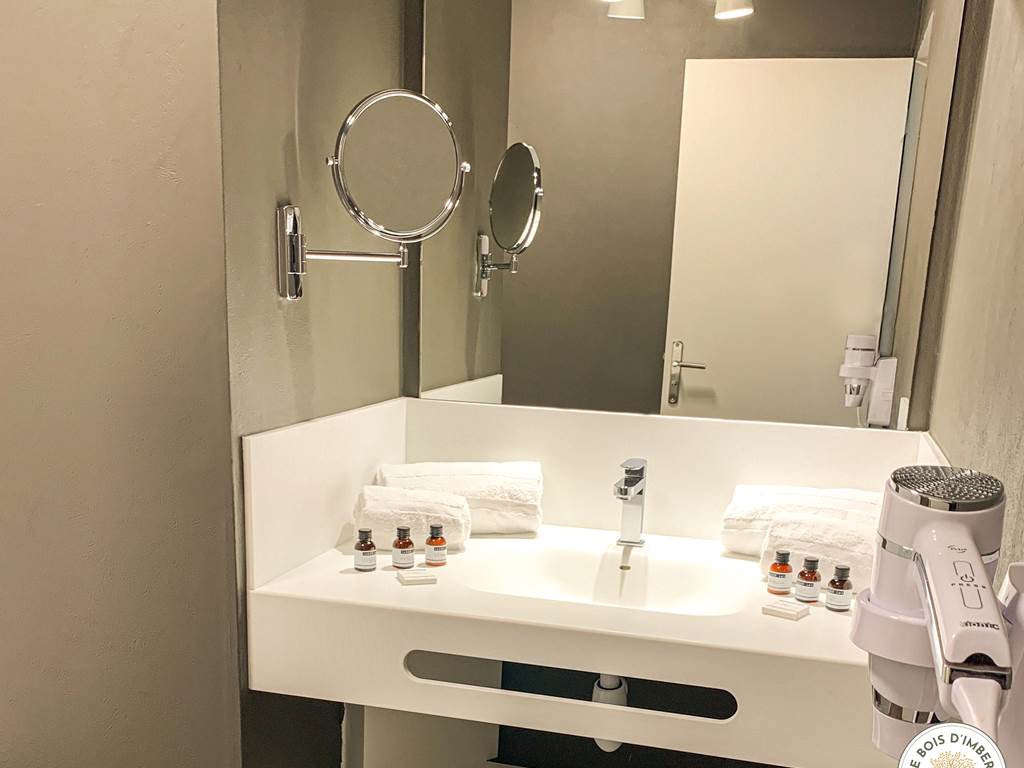 All salle de bain 5 Hotel Le Bois D'Imbert