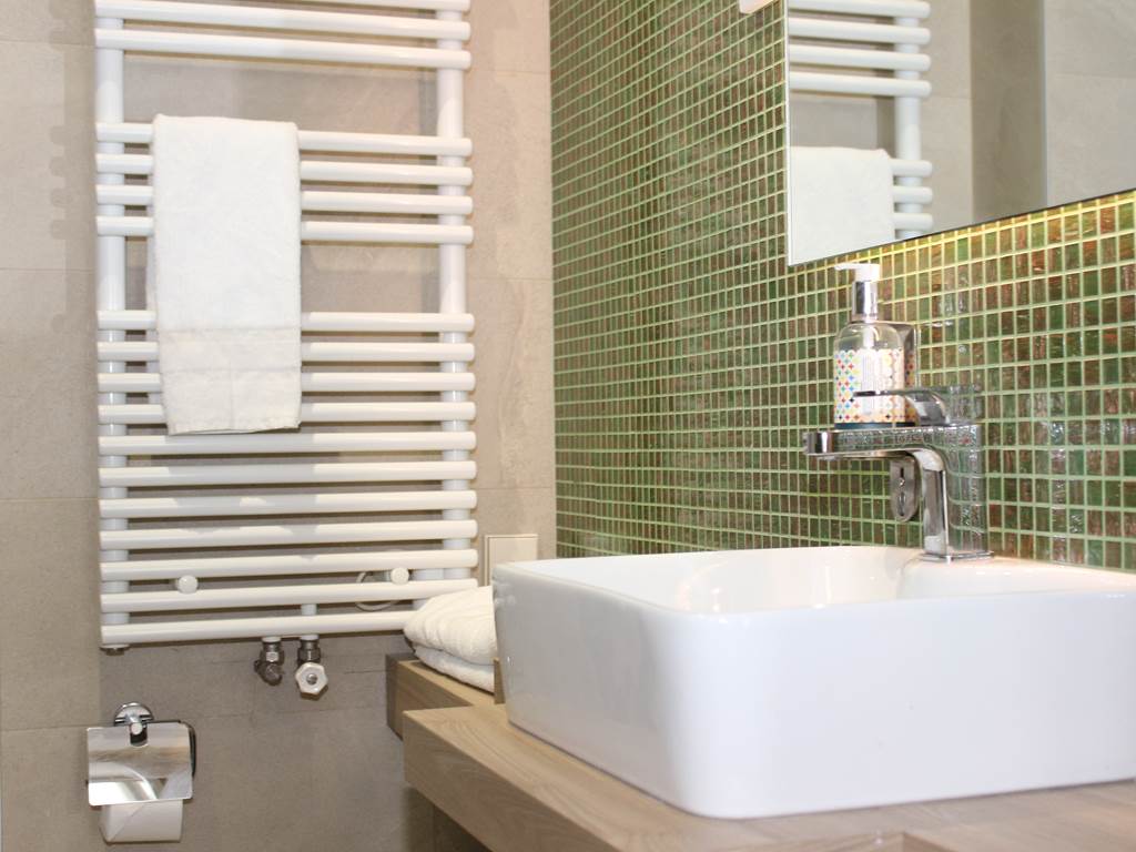 salle de bain chambre 4 hotel jean bart rue jean bart 75006