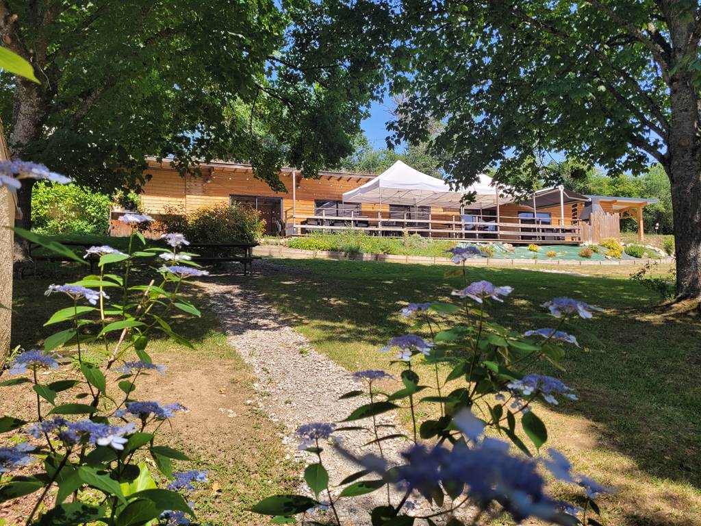 Salle avec terrasse