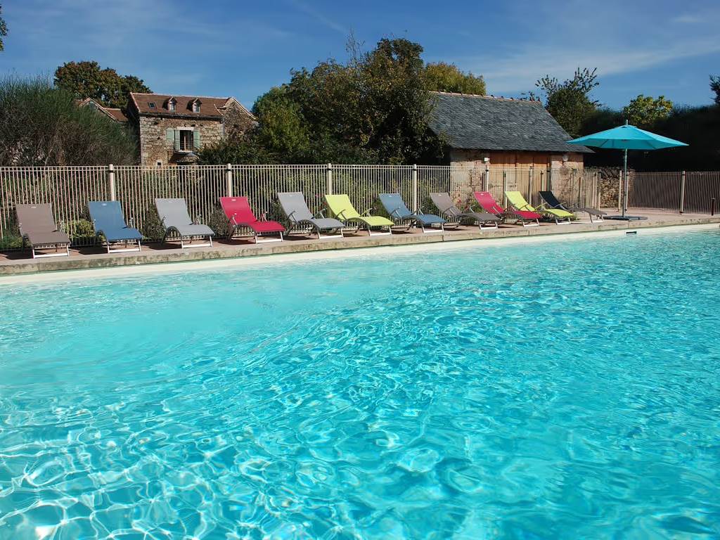 piscine-exterieur-detente-groupe