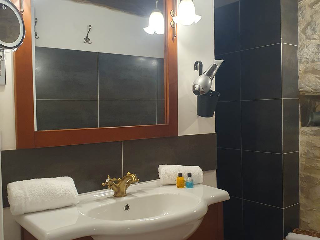 SALLE DE BAIN LEVANA