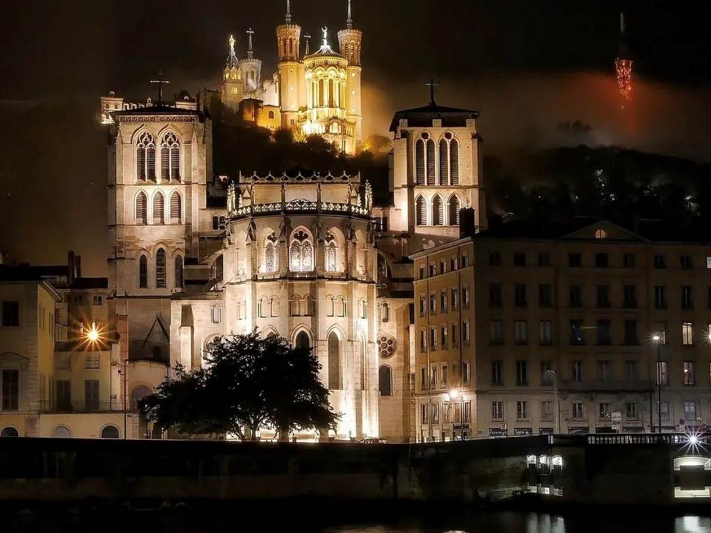 basilique-fourviere-monument-visite-charly-lyon-tourisme